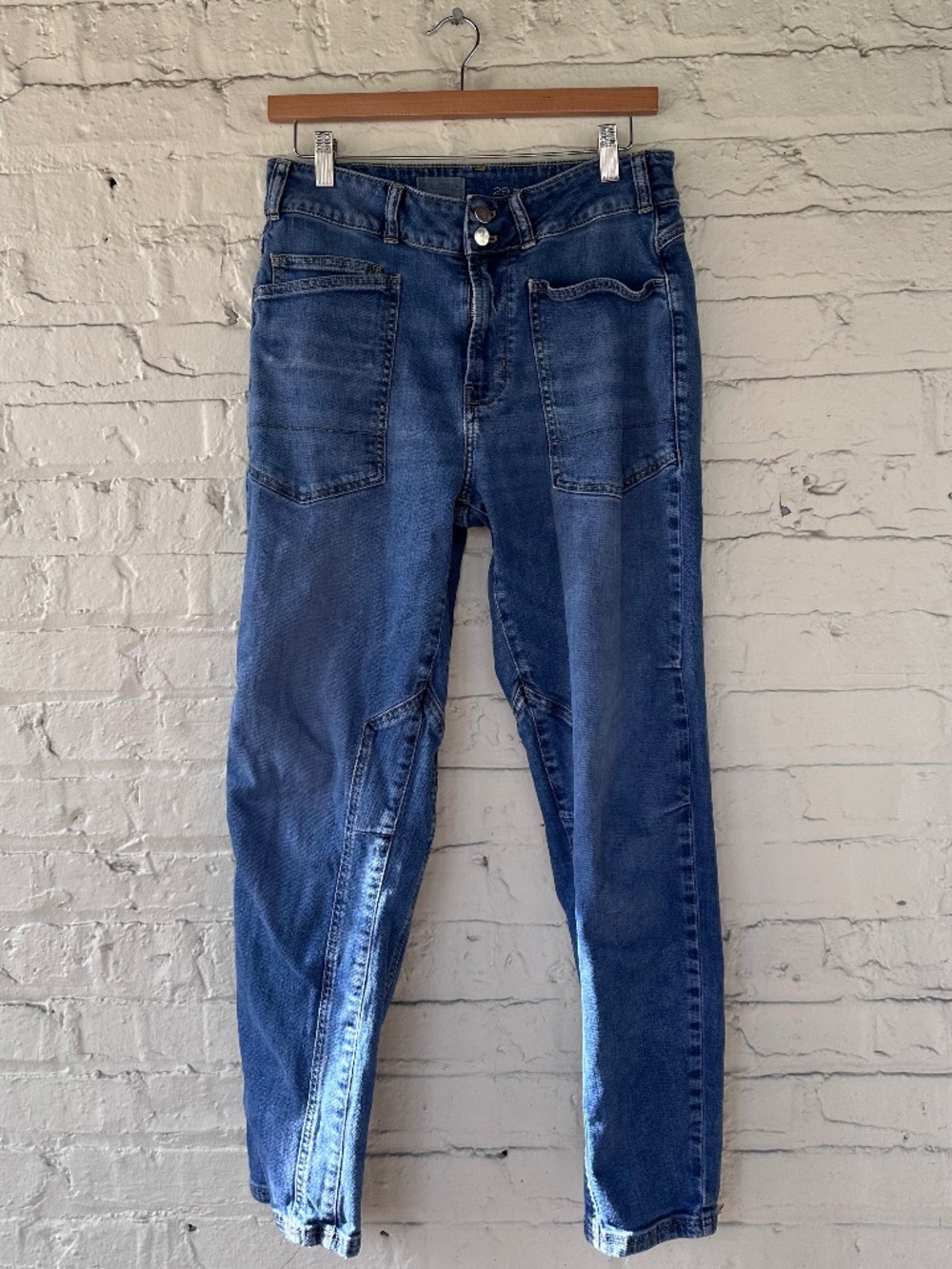 Pilcro Mid-Rise Straight Leg Blue Jeans - Picture 1 of 4